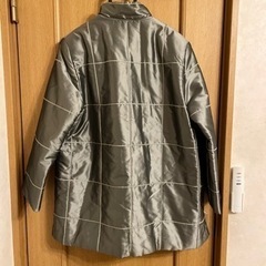 中綿入りジャケット　レディースの画像