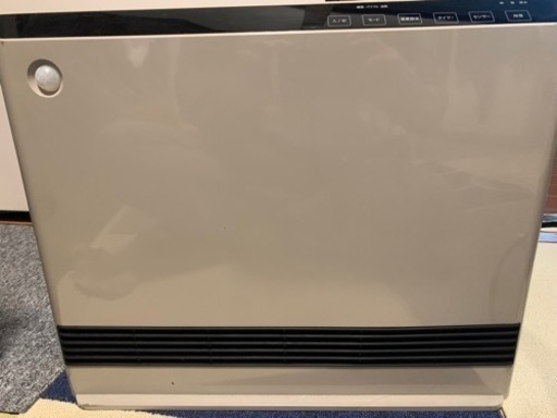 セラミックファンヒーター  加湿機能付き リモコン付き