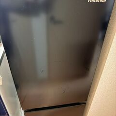 【美品】【2022年12月購入】【保証書付き】ハイセンス 冷蔵庫 幅48.1cm 162L ブラック HR-D15FB 2ドア 右開き 自動霜取り コンパクトの画像