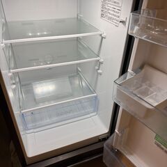 【美品】【2022年12月購入】【保証書付き】ハイセンス 冷蔵庫 幅48.1cm 162L ブラック HR-D15FB 2ドア 右開き 自動霜取り コンパクトの画像