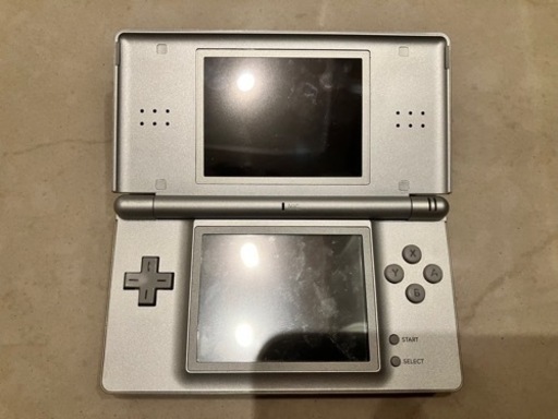 ニンテンドーDS lite⭐︎中古品⭐︎USG-001⭐︎シルバー⭐︎付属品付