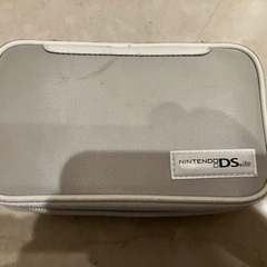 ニンテンドーDS lite⭐︎中古品⭐︎USG-001⭐︎シルバー⭐︎付属品付の画像