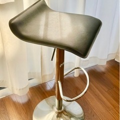 【配達可能】カウンターチェア2脚の画像