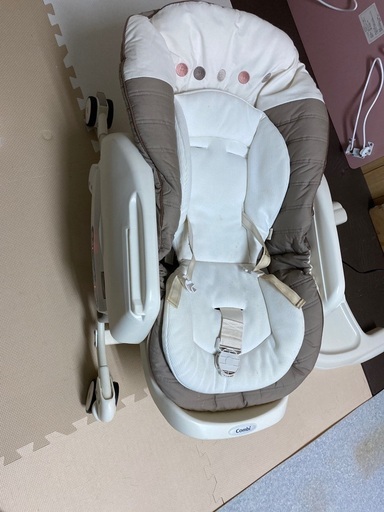 電動　バウンサー　ネムリラ