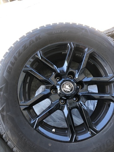 現行プラド使用のスタッドレス4本セット