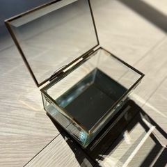 ガラス小物入れの画像