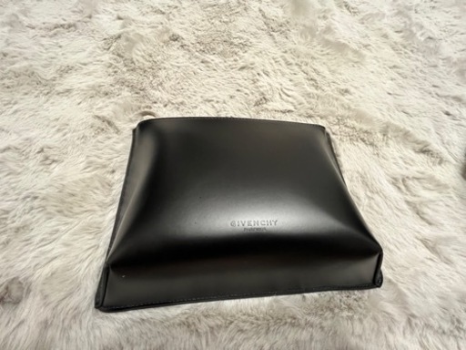 GIVENCYポーチ