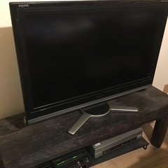 SHARP、液晶テレビ、即、引き取りいただくことで”差し上げます”。