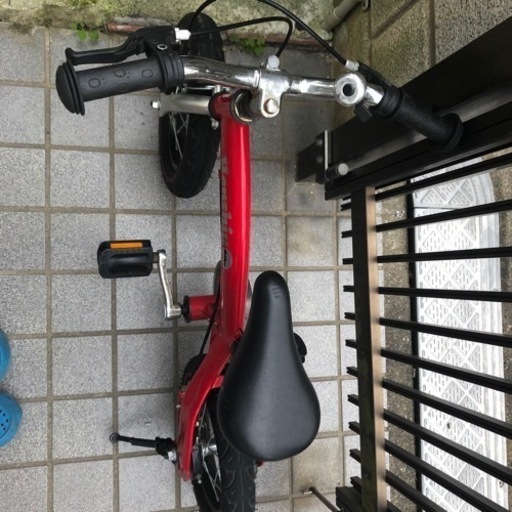 自転車と、鉄棒つり輪ハンモック
