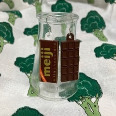 メイジ　ミルクチョコレート　フックピアス