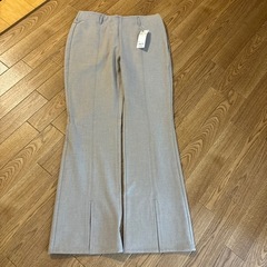 GU フロントスリットフレアパンツ　【新品】XL 