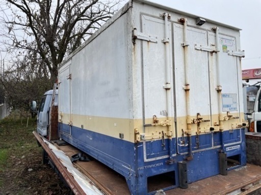 コンテナ　道具入れ　物置　倉庫　保冷庫