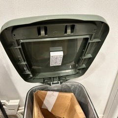 ペダル付きゴミ箱　グリーンの画像