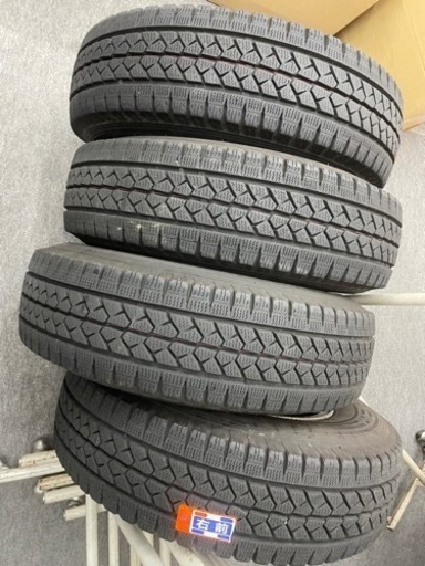 スタッドレス　アルミホイール付　ブリヂストン　ハイエース