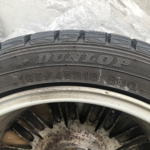 スタッドレスタイヤ　195/45R16 80Q
