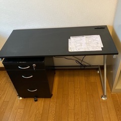 ●お話中● 差し上げます！ 無料〜 ⚠︎引き取り限定 デスク＆サ...