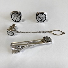 家紋入りカフス・タイピンセット（抱沢瀉）の画像