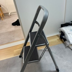 ステンレス性脚立の画像