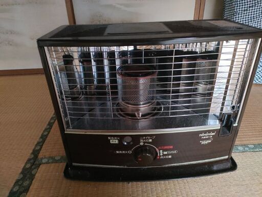 灯油満タン反射式ストーブ