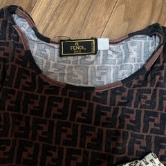 FENDIのTシャツの画像