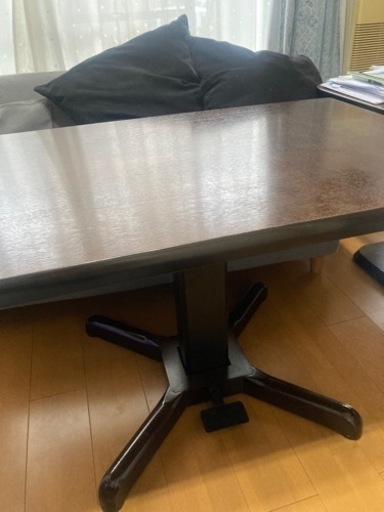 昇降式テーブル