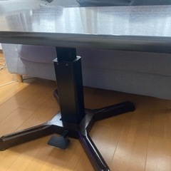 昇降式テーブル
