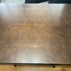 昇降式テーブル