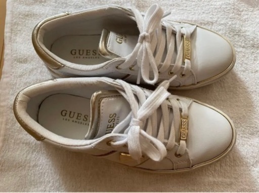 GUESS スニーカー