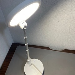 【仮決定済み】折り畳み式デスクライト