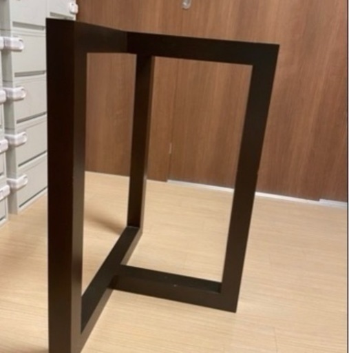 ガラステーブル（幅180cm x 奥行90cm x 高さ75cm ）