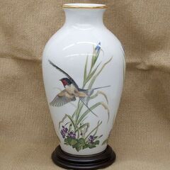 使用感少なめ フランクリン ポーセリン 花瓶 29.5cm 花台付き 金縁　The Meadowland Bird 花鳥 花器 フラワーベース ☆ PayPay(ペイペイ)決済可能 ☆ 札幌市 豊平区 平岸 平岸店の画像