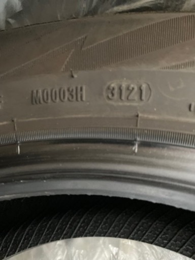 スタッドレスタイヤ4本セット　2021年製　状態良好！　ピレリ　ICE ASIMMETRICO PLUS 185/65/R15 シエンタ　フリード