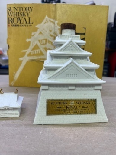 サントリー ローヤル 大阪城 陶器ボトル 未開封 ウィスキー