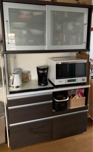 食器棚　カップボード