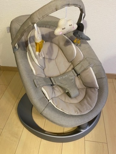nuna ベビーバウンサーLEAFGrow with toybar