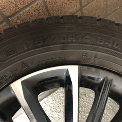 スタッドレスタイヤホイールセット 175/70/R14 14×5.5jの画像