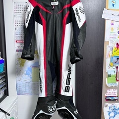 ベリック　レーシングスーツ　BERIK