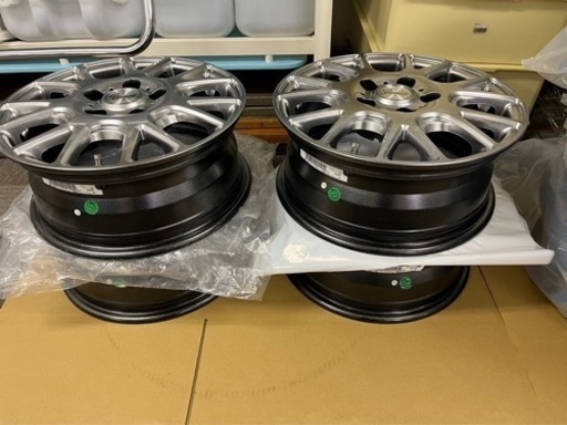 未使用新品/4本タイヤと4枚ホイールセット