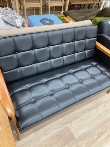 カリモク60のKチェアのご紹介です。