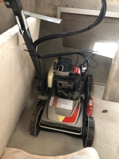 クボタ　スイング式法面自走草刈機　美品です。
