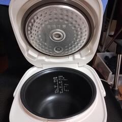 炊飯器 ハイアール2016年製の画像
