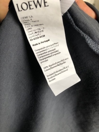 ほぼ未使用　ロエベのtシャツ