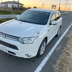 アウトランダーPHEV車検6年5月ナビTVバックモニタ充電ケーブ...