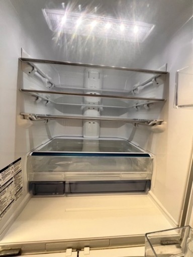綺麗な大型三菱冷蔵庫600ℓです　値段交渉可能です