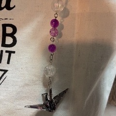 折り鶴のイヤリング ※左右非対称のイヤリングの画像