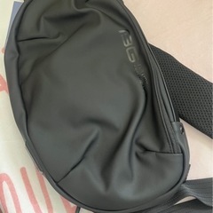 ボディバッグ