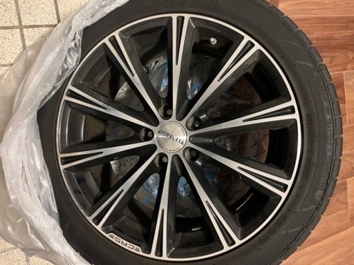 サマータイヤ　235/45/18