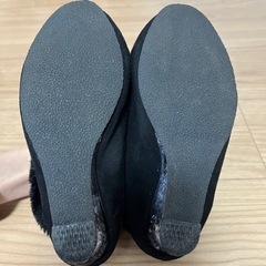 20cm キッズ 女の子 光る ショートブーツ 黒色 ファー ヒール スエード ブーティの画像