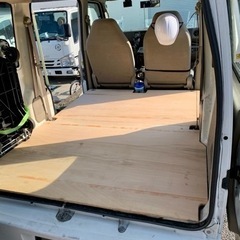 《軽トラックの荷台や荷室の床板の張り替えサービス》