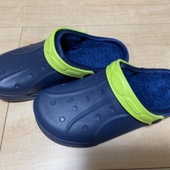 新品 ボアサンダル 約23.5cm 内側ボアで暖かい クロックス...